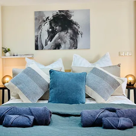 Moondayhomes - Toplocation I 4Persons I Gallery Maisonette Boutique Apartment Pera